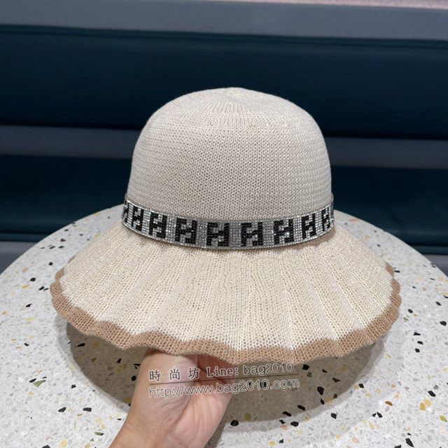 Fendi新品女士帽子 芬迪波浪帽檐草帽遮陽帽  mm1533